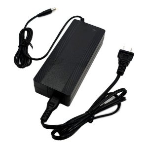 Plugin LED driver - Input 100-240V AC 3.5A 50/60Hz - Output 24V DC 4A - Power 96watt - IP20 - FCC