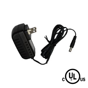 ALIMENTATION LED STYLE PRISE 12W - 12V - CORDON 3M (9 -8 PO). USAGE INTÉRIEUR - ENTRÉE 120V CA - SORTIE 12V CC