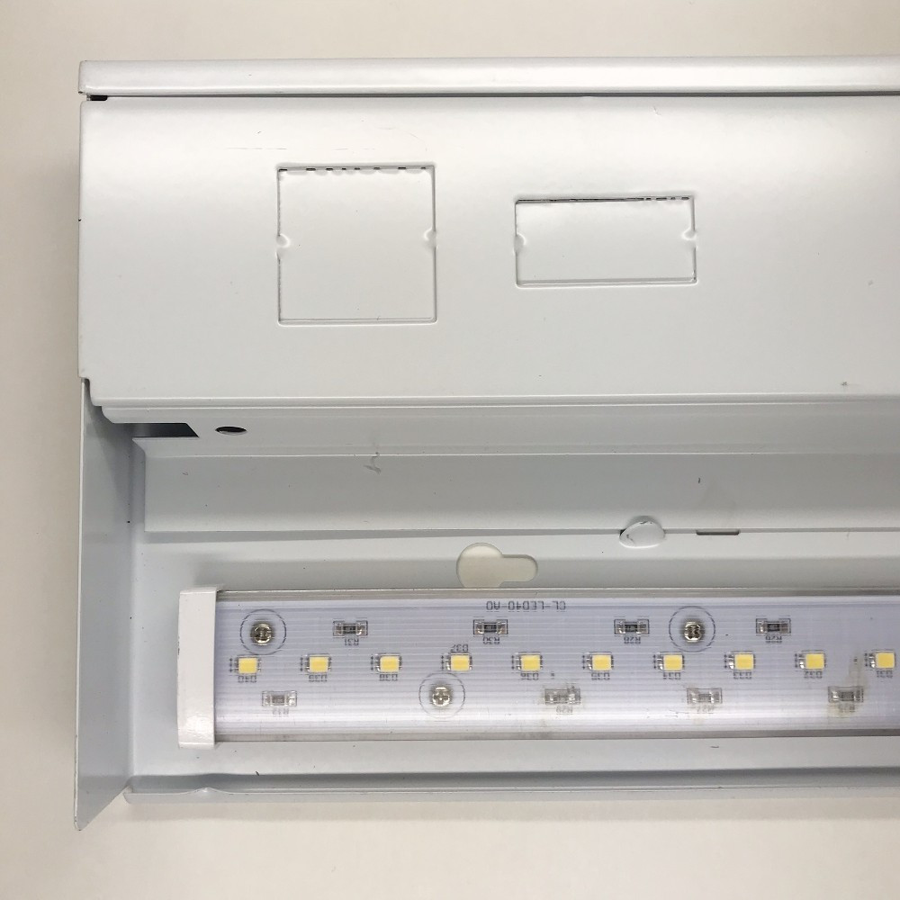 UC-36 - SOUS-ARMOIRE - 36 POUCES - 120V - 14W - 1155 LUMENS - BOUTON 30/40K - CETL - CRI90. DIMMABLE. 36 X 31/2 X 1.